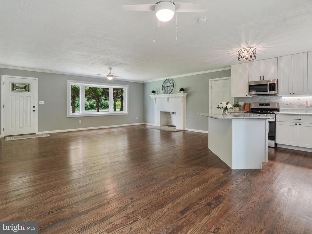 4301 Bartholows Road Mount Airy, MD 21771 - Photo 8 of 32 Gallery Image 8