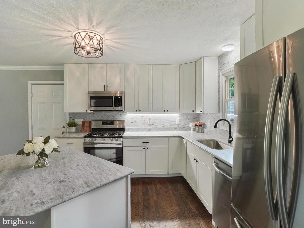 4301 Bartholows Road Mount Airy, MD 21771 - Photo 10 of 32 Gallery Image 10