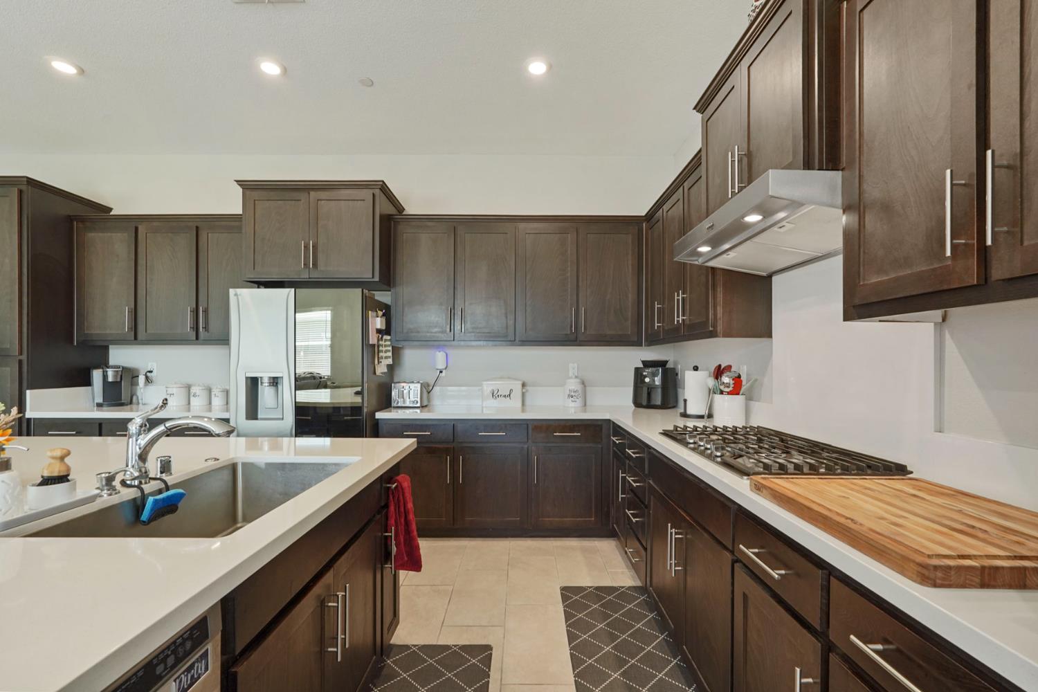 2013 Van Ruiten Drive Lodi, CA 95242 - Photo 16 of 56