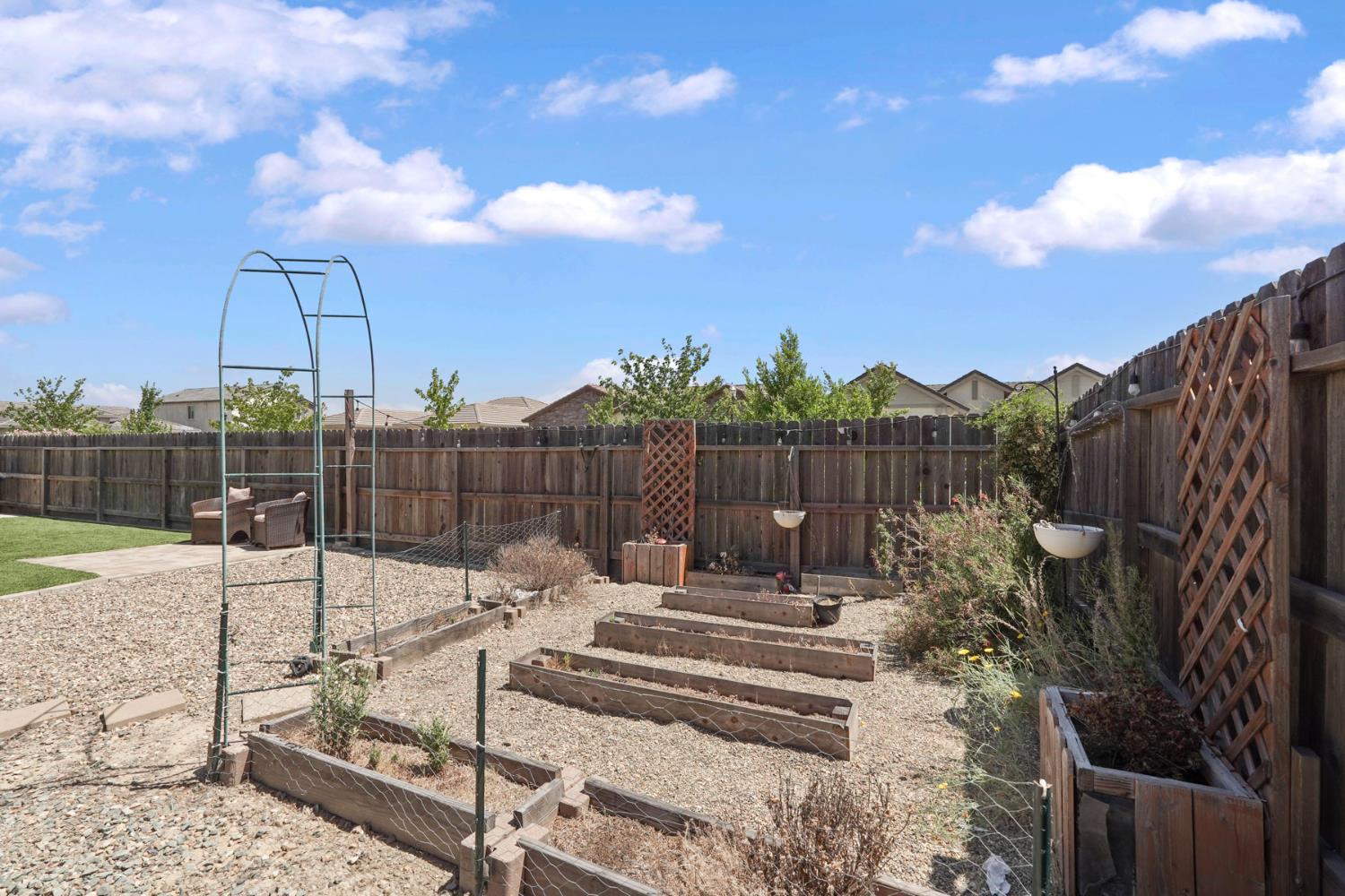 2013 Van Ruiten Drive Lodi, CA 95242 - Photo 20 of 56