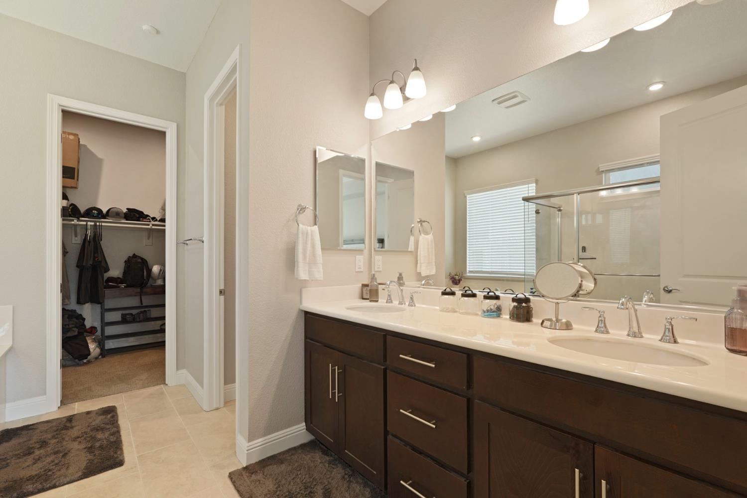 2013 Van Ruiten Drive Lodi, CA 95242 - Photo 27 of 56