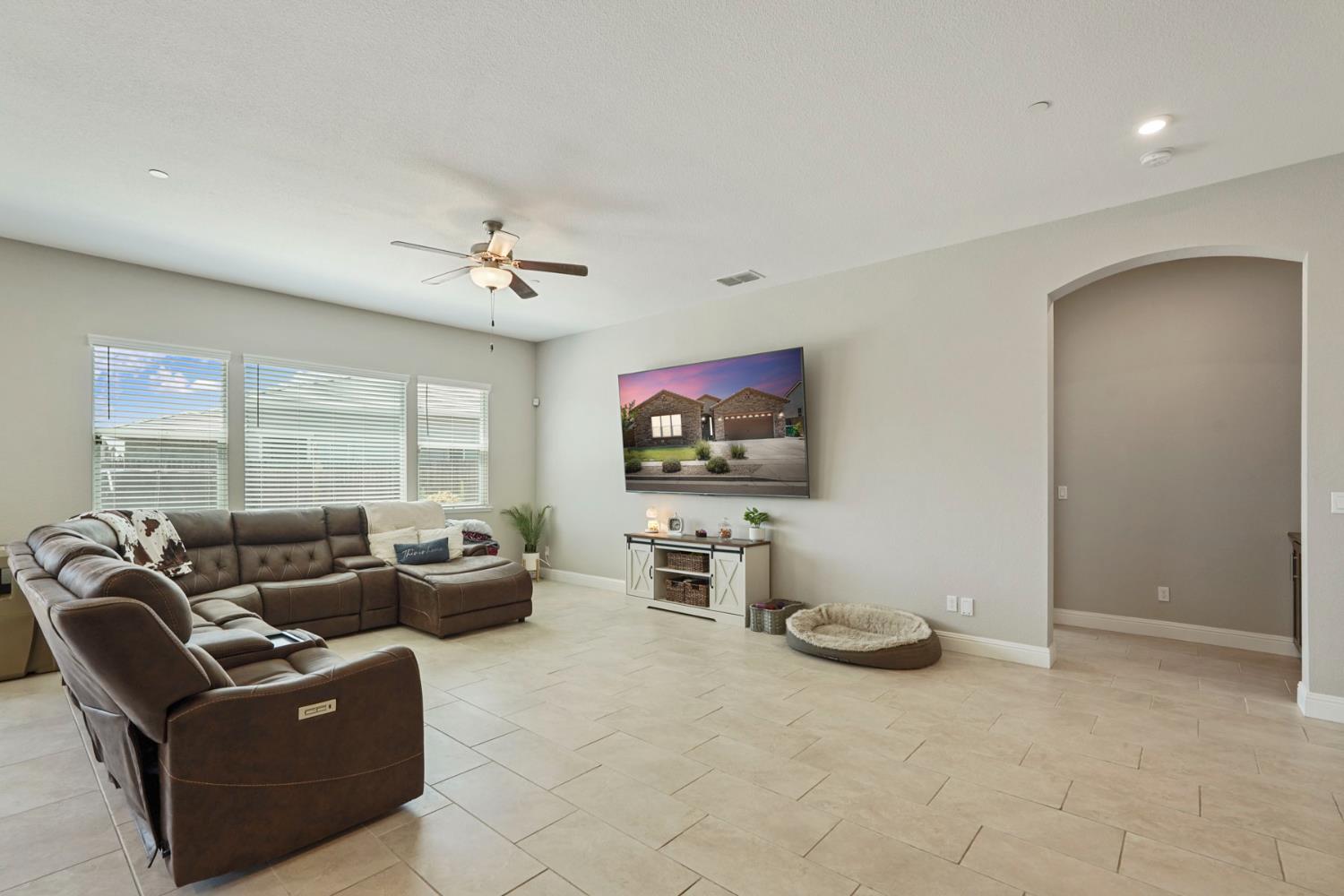 2013 Van Ruiten Drive Lodi, CA 95242 - Photo 6 of 56