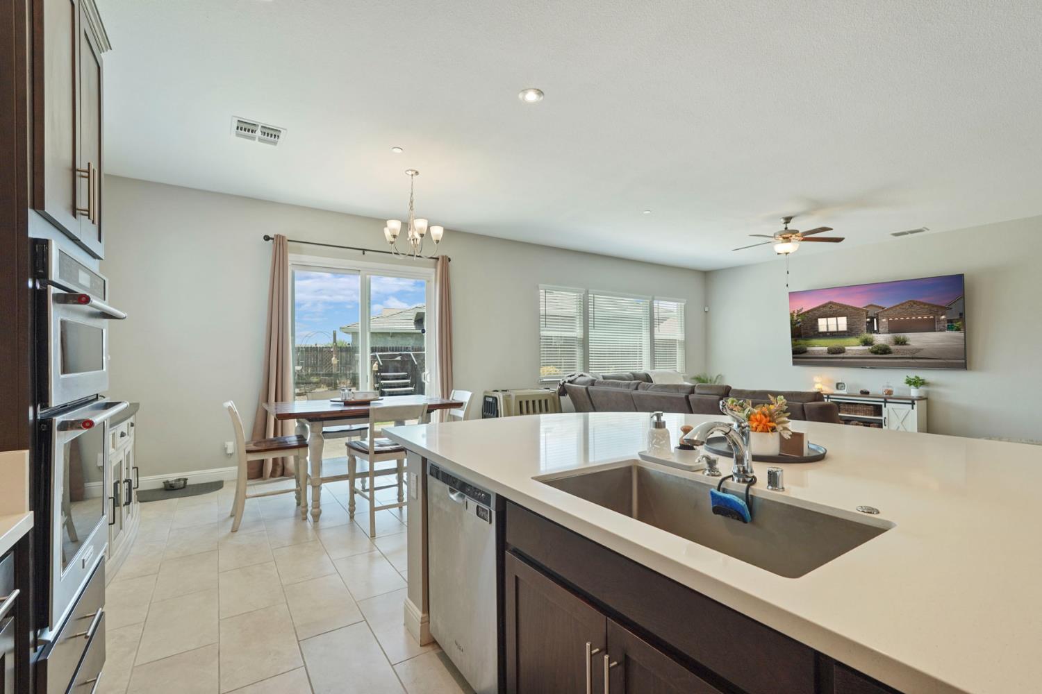 2013 Van Ruiten Drive Lodi, CA 95242 - Photo 7 of 56