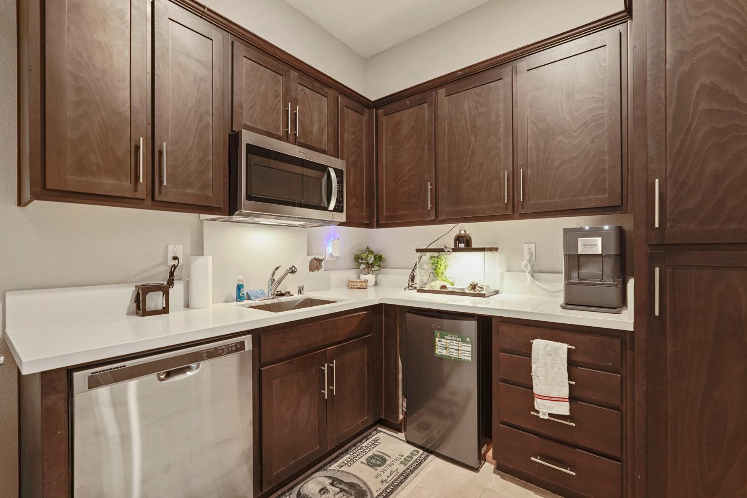 2013 Van Ruiten Drive Lodi, CA 95242 - Photo 10 of 56