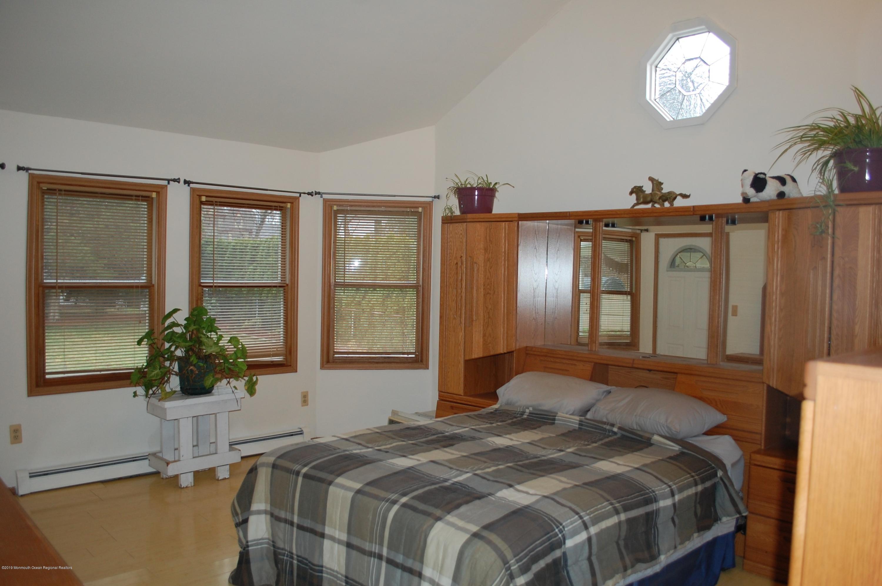 11 Texas Road Matawan, NJ 07747 - Photo 14 of 27 11 master bed