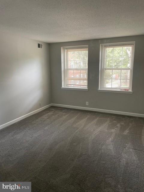 2960 South Columbus Street, Unit B2 Arlington, VA 22206 - Photo 2 of 11 an empty room with a window