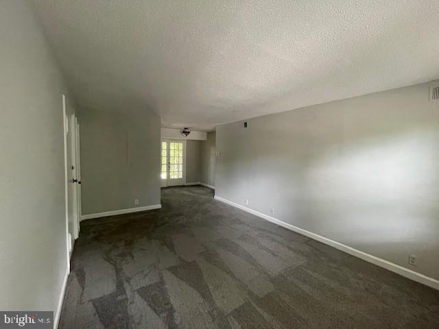 2960 South Columbus Street, Unit B2 Arlington, VA 22206 - Photo 3 of 11 an empty room with windows