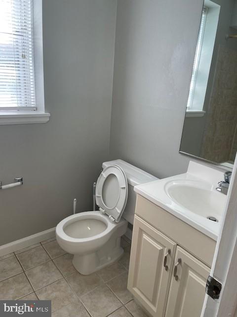 2960 South Columbus Street, Unit B2 Arlington, VA 22206 - Photo 10 of 11 a bathroom with a sink and a toilet
