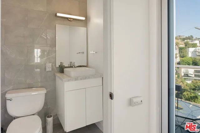 $10,500 | 1430 Miller Drive, Los Angeles, CA 90069