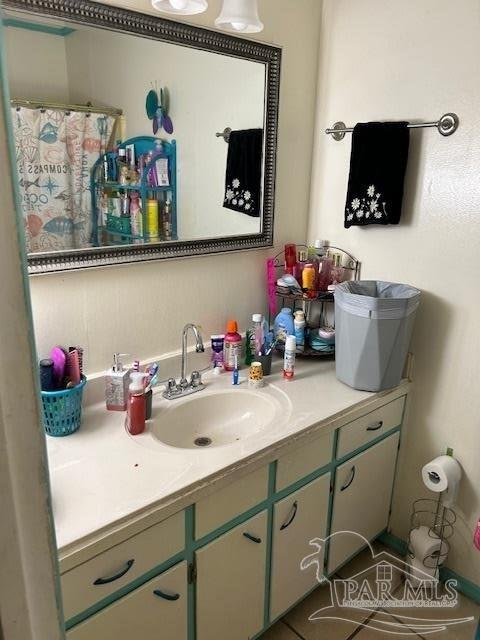 4737 Dean Drive Pace, FL 32571 - Photo 4 of 13 a kitchen with a sink and a microwave