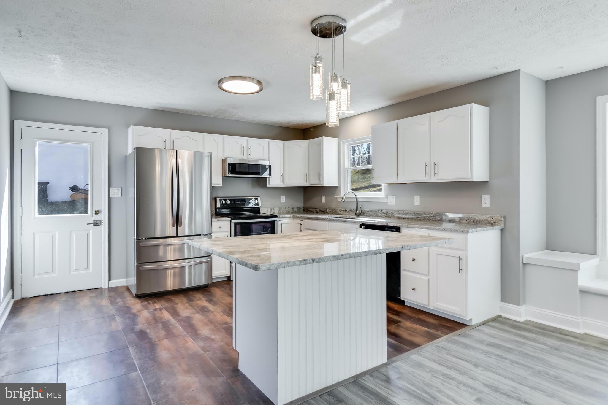 648 Santa Fe Trail Lusby, MD 20657 - Photo 3 of 58 New custom kitchen