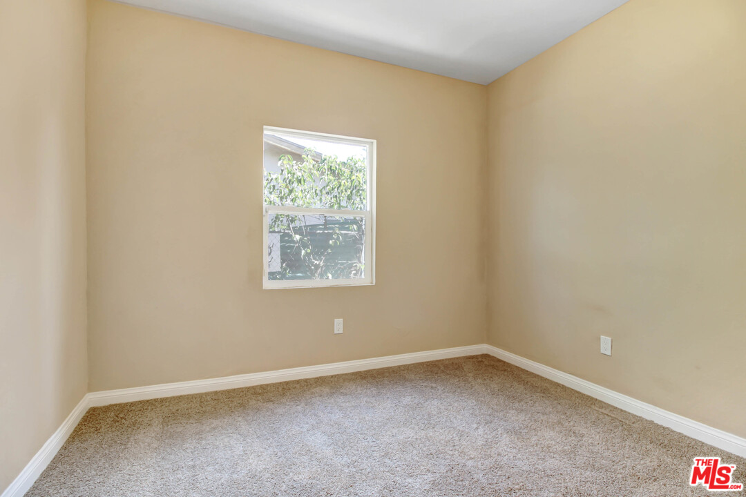 3476 Kansas Avenue Riverside, CA 92507 - Photo 11 of 14