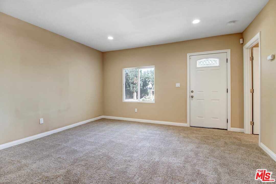 3476 Kansas Avenue Riverside, CA 92507 - Photo 4 of 14