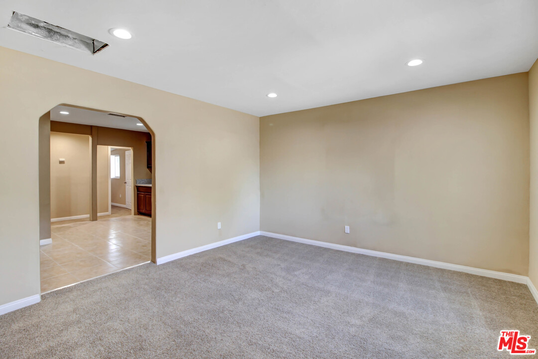 3476 Kansas Avenue Riverside, CA 92507 - Photo 5 of 14