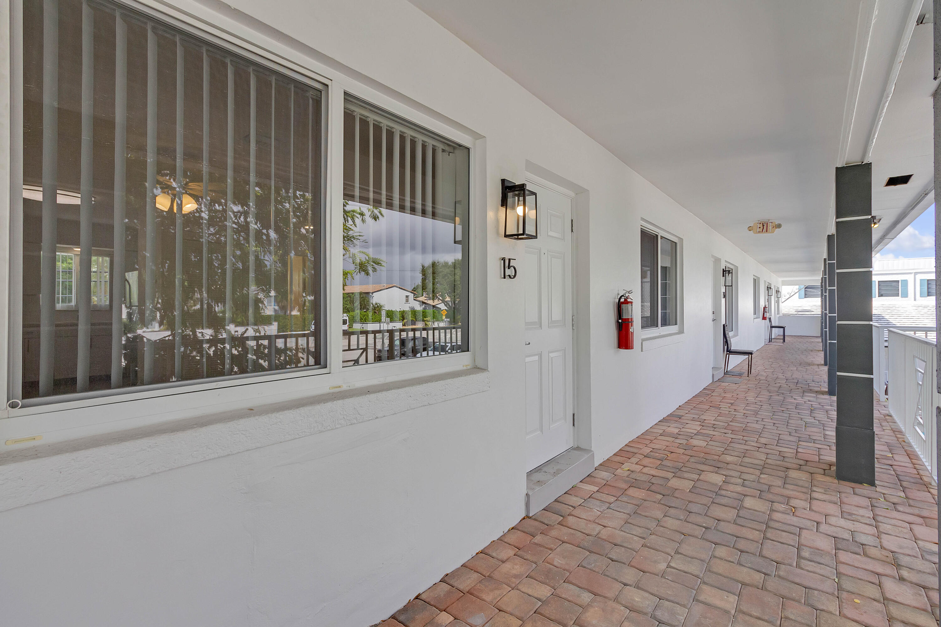 330 West Camino Real Boca Raton, FL 33432 - Photo 6 of 18 a view of a interior of the house