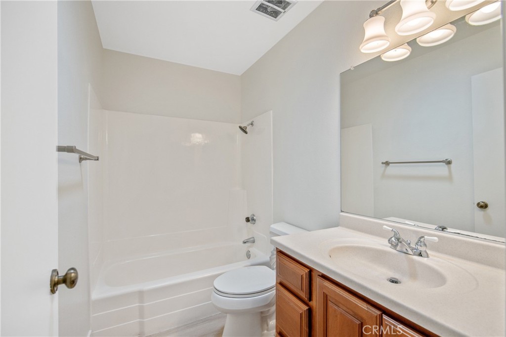 26574 Cardwick Court Newhall, CA 91321 - Photo 22 of 43 Guest Bathroom