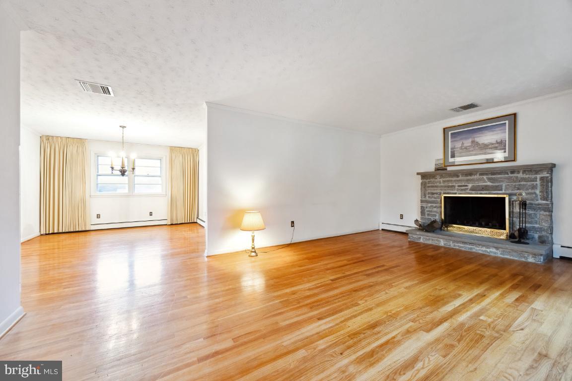 10193 Cabery Road Ellicott City, MD 21042 - Photo 4 of 35 Gallery Image 4
