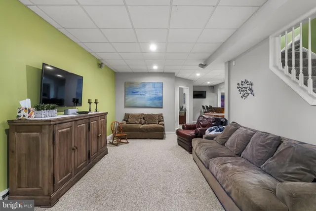 $899,000 | 5 Tara Drive, Mount Laurel, NJ 08054