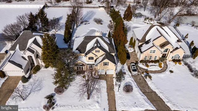 $899,000 | 5 Tara Drive, Mount Laurel, NJ 08054