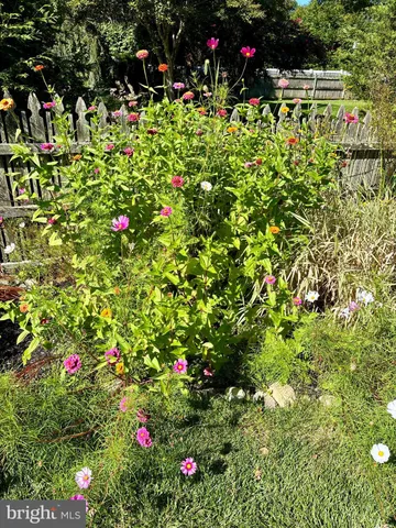 $899,000 | 5 Tara Drive, Mount Laurel, NJ 08054