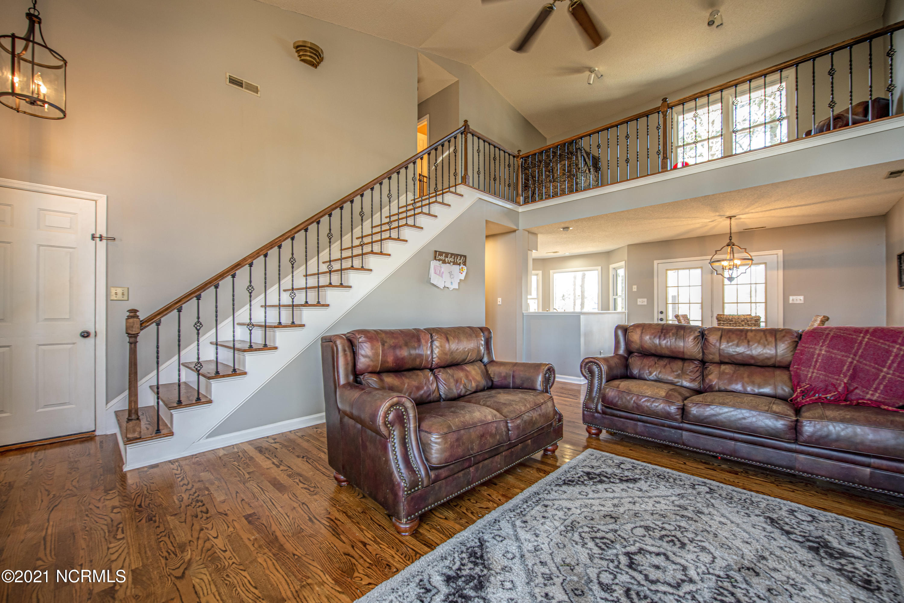 908 Williams Road New Bern, NC 28562 - Photo 7 of 28 Living Room