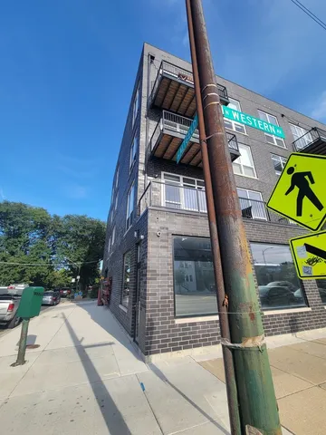 $2,845 | 2443 North Western Avenue, Unit 203, Chicago, IL 60647