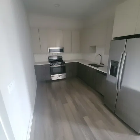 $2,845 | 2443 North Western Avenue, Unit 203, Chicago, IL 60647