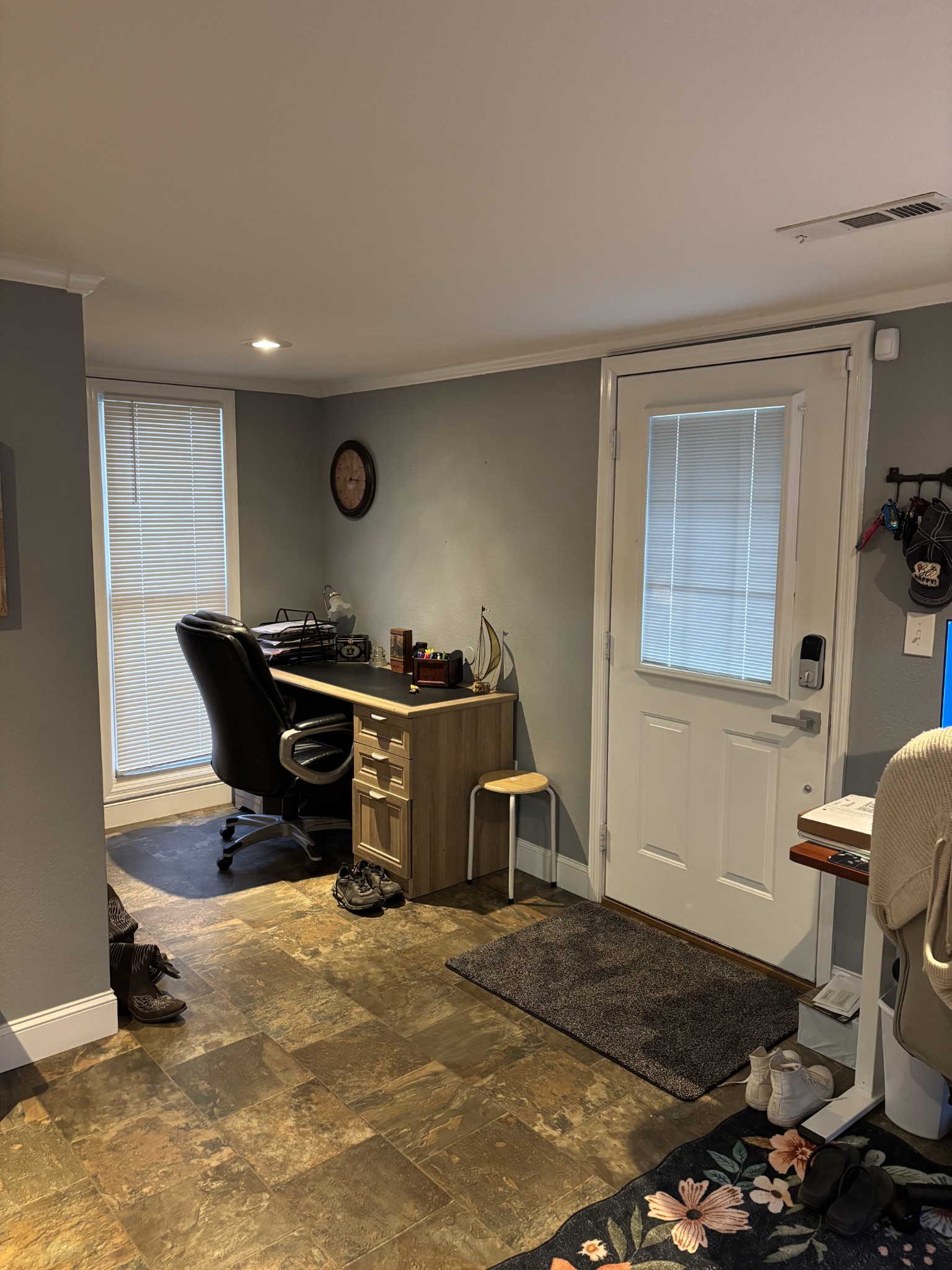 375 Nickajack Trail Monteagle, TN 37356 - Photo 26 of 34 a room with furniture and a window