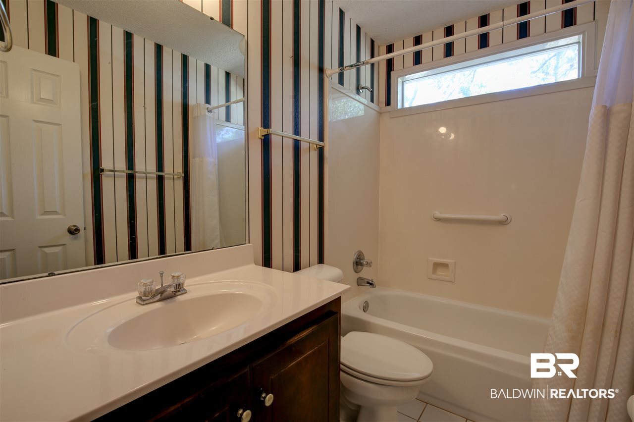 7096 Wedgewood Court Daphne, AL 36526 - Photo 12 of 21 bathroom 2