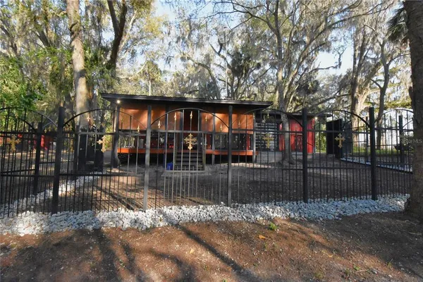 $300,000 | 1302 Southeast Wacahoota Road, Micanopy, FL 32667
