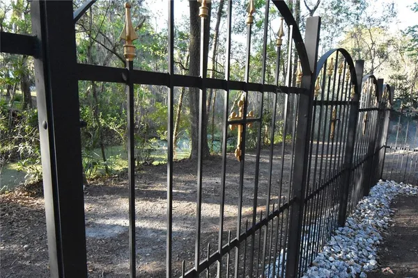 $300,000 | 1302 Southeast Wacahoota Road, Micanopy, FL 32667