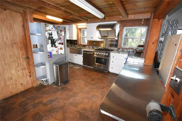 $300,000 | 1302 Southeast Wacahoota Road, Micanopy, FL 32667