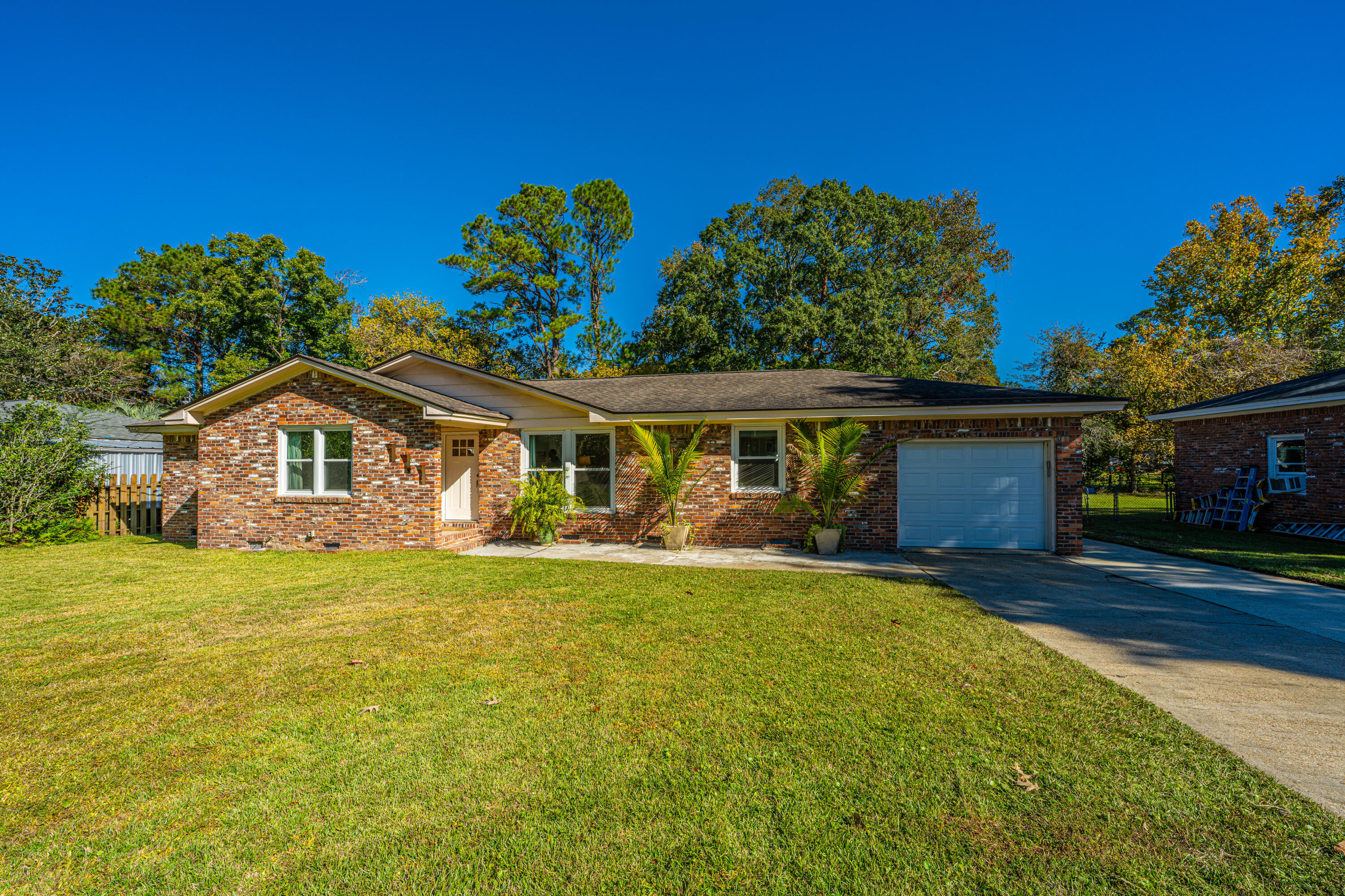 6020 Meadowcliff Avenue Hanahan, SC 29410 - Photo 2 of 52 6020MeadowcliffAve003
