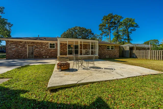 $425,000 | 6020 Meadowcliff Avenue, Hanahan, SC 29410