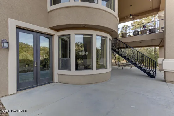 a view of a building entrance