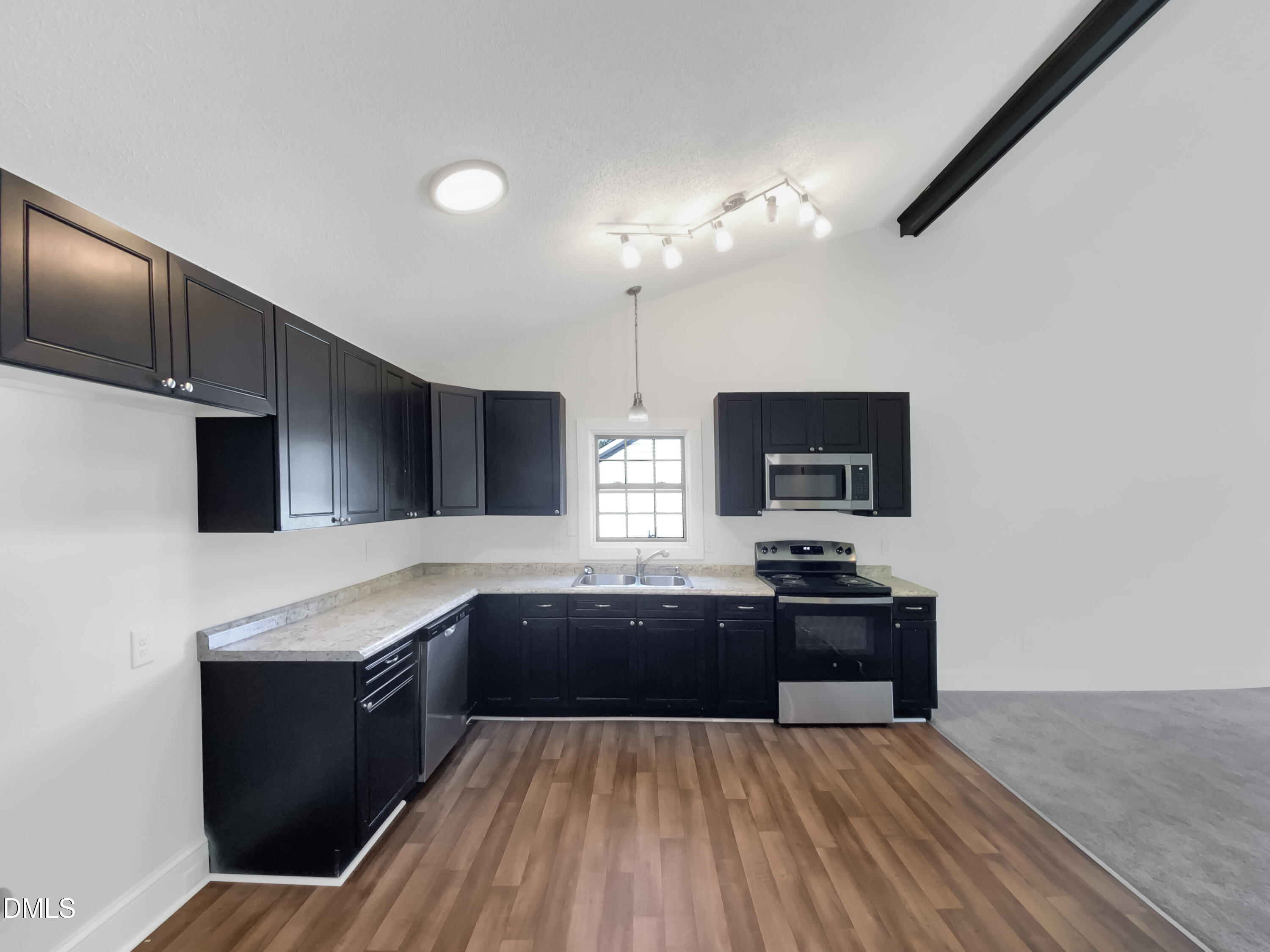1405 Cross Link Road Raleigh, NC 27610 - Photo 4 of 18 photo_06