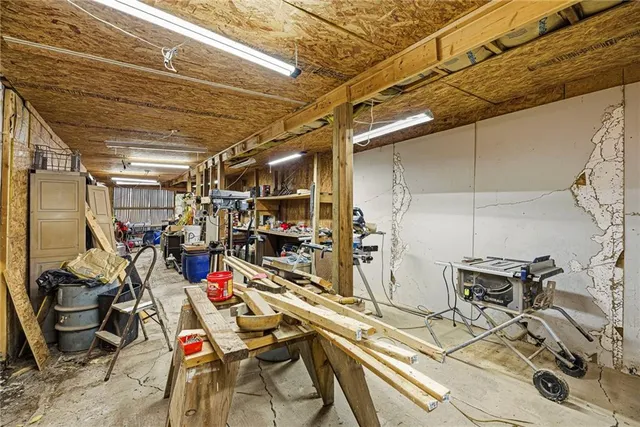 $630,000 | 37690 Highway 169, Osawatomie, KS 66064