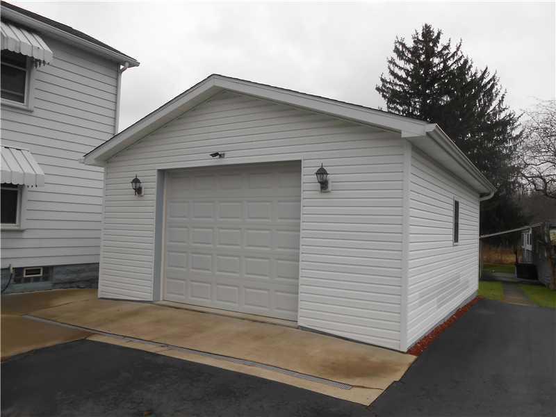3026 Mercer Road New Castle, PA 16105 - Photo 13 of 16 Exterior Front.