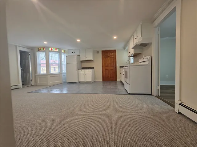 $2,200 | 354 Old Boston Neck Road, Unit 2, Narragansett, RI 02874