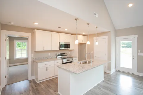 $414,900 | 130 Brooklyn Avenue, Manchester, TN 37355