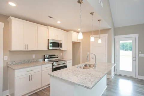 $414,900 | 130 Brooklyn Avenue, Manchester, TN 37355