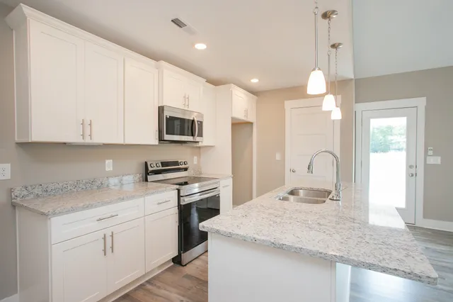 $414,900 | 130 Brooklyn Avenue, Manchester, TN 37355