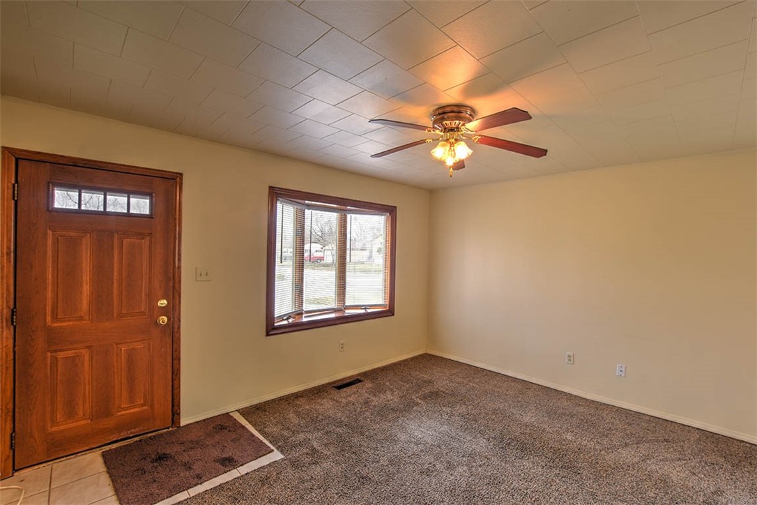 2903 East Cardinal Drive Decatur, IL 62526 - Photo 4 of 19