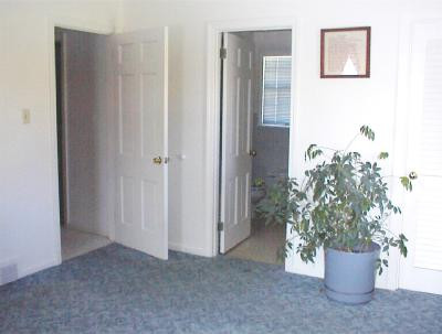581 Dover Road Lexington, KY 40505 - Photo 4 of 6 MASTER BEDROOM WITH FULL BATH