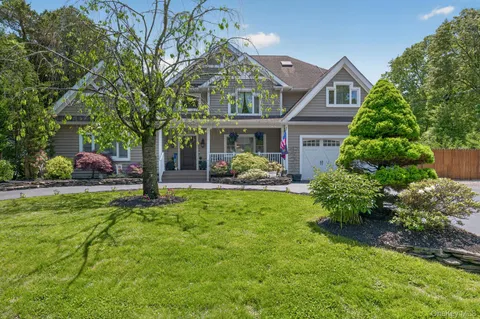 $1,329,000 | 322 Rose Lane, Smithtown, NY 11787