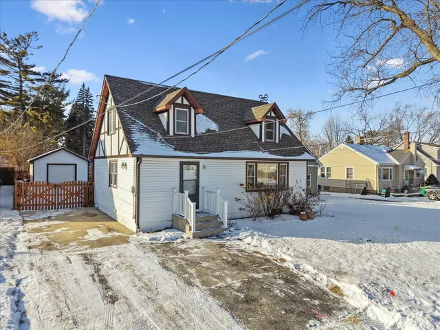 $265,000 | 38 Lippincott Road, Fox Lake, IL 60020