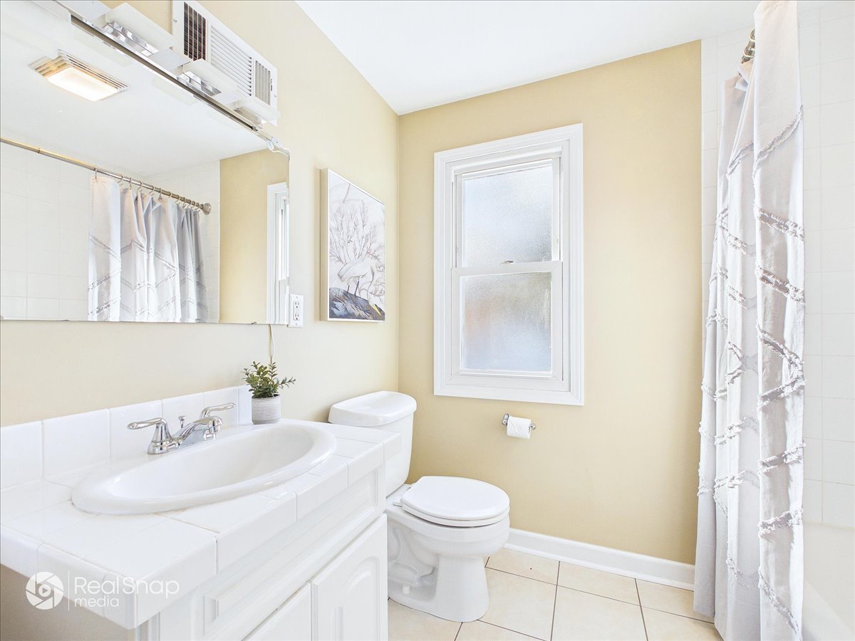 38 Lippincott Road Fox Lake, IL 60020 - Photo 22 of 36