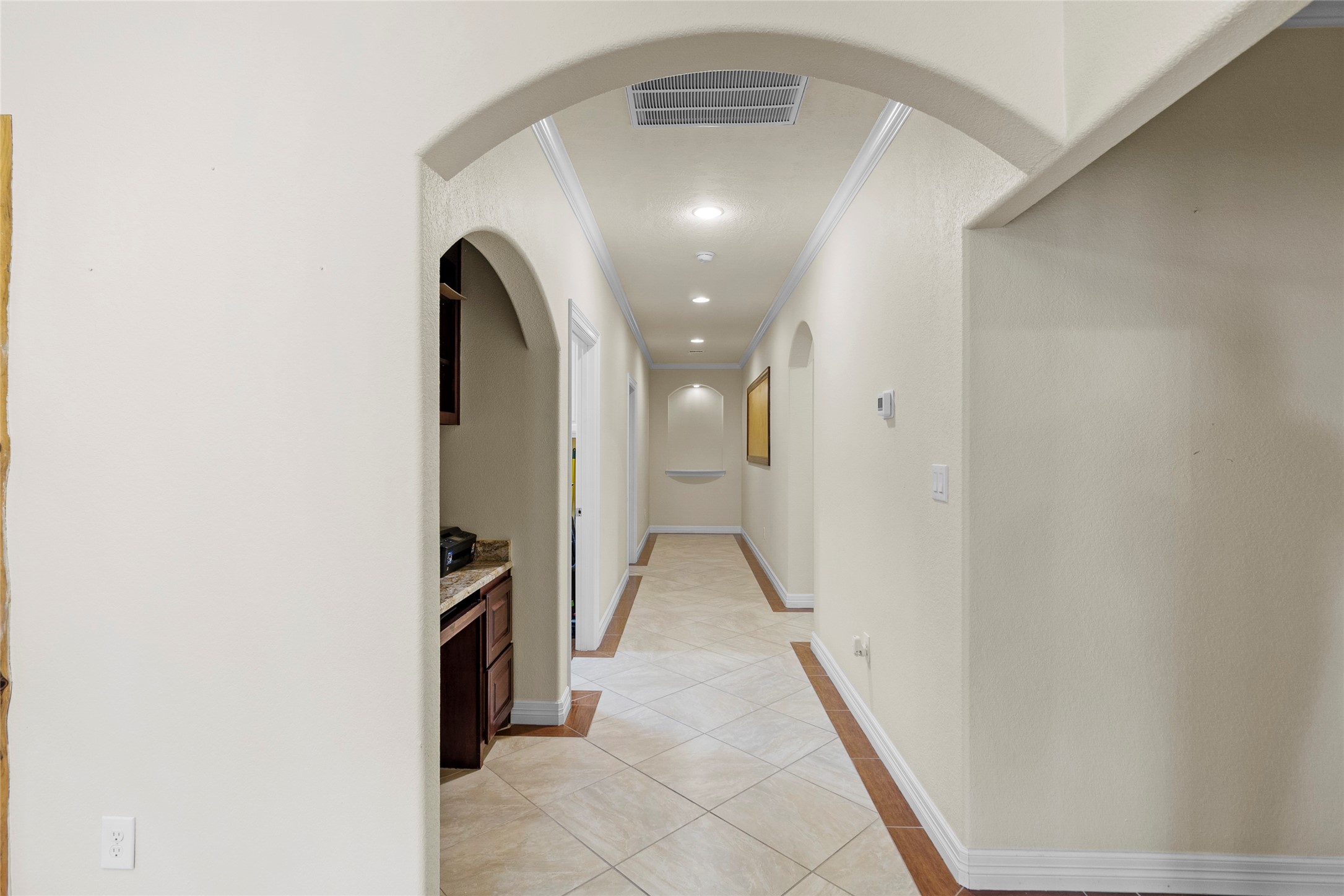 22321 Mossy Oaks Road Spring, TX 77389 - Photo 8 of 50 a view of a hallway with entryway