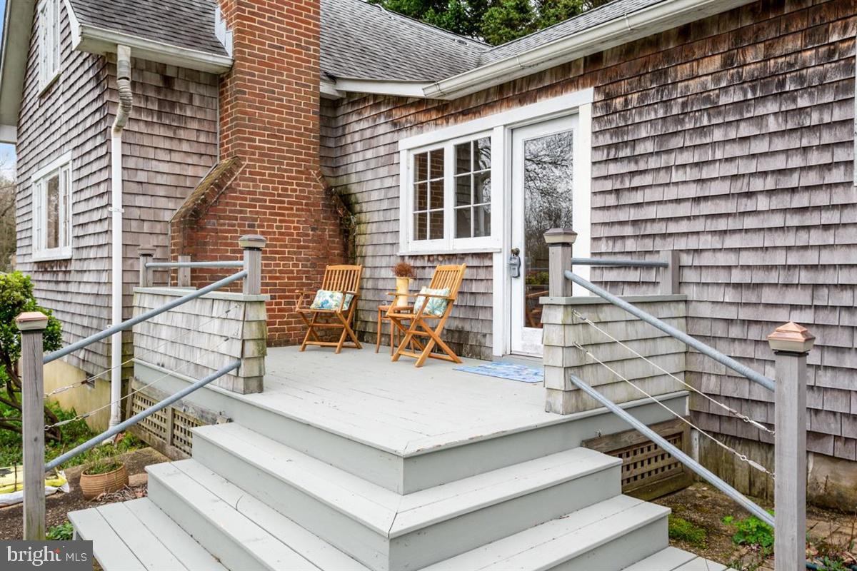 677 Red Cedar Road Annapolis, MD 21409 - Photo 11 of 44 Welcoming front steps onto porch.