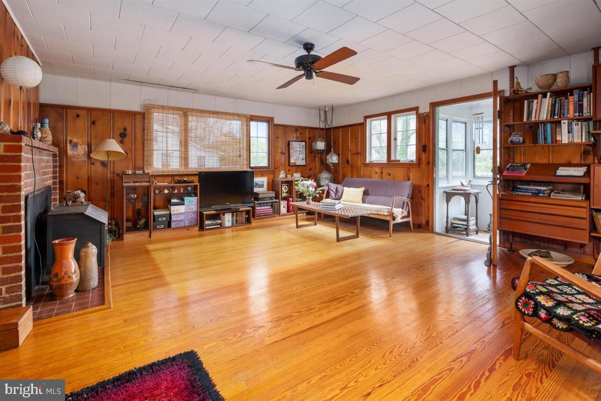 677 Red Cedar Road Annapolis, MD 21409 - Photo 21 of 44 Beautiful old floors and spacious room.